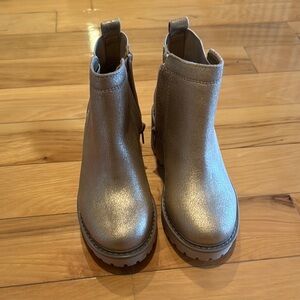 Girls Dolce Vita “fury” in rose gold. New in box